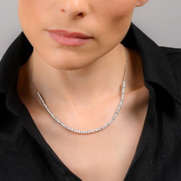 Collares y colgantes de oro y piedras preciosas para regalar