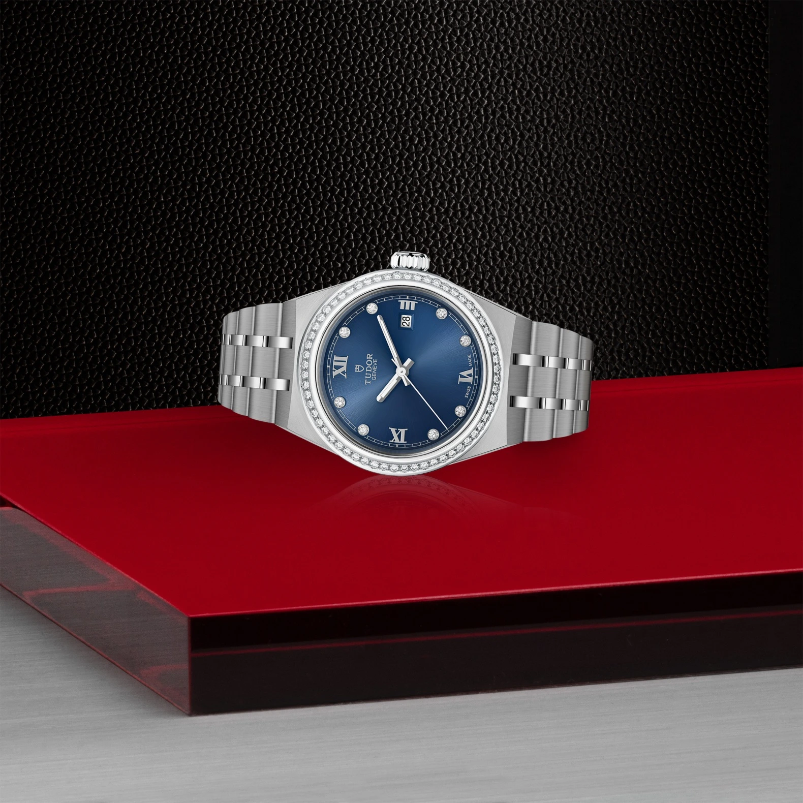 Reloj TUDOR Royal acero 28 mm esfera azul: vista de lado