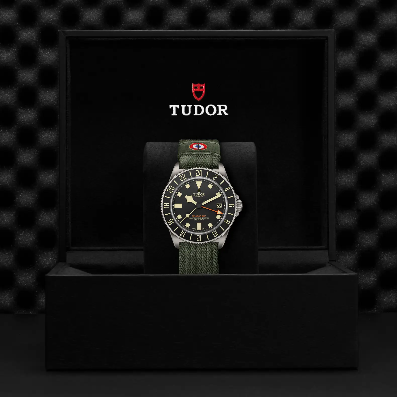 Reloj TUDOR Pelagos FXD GMT: presentación en su caja oficial