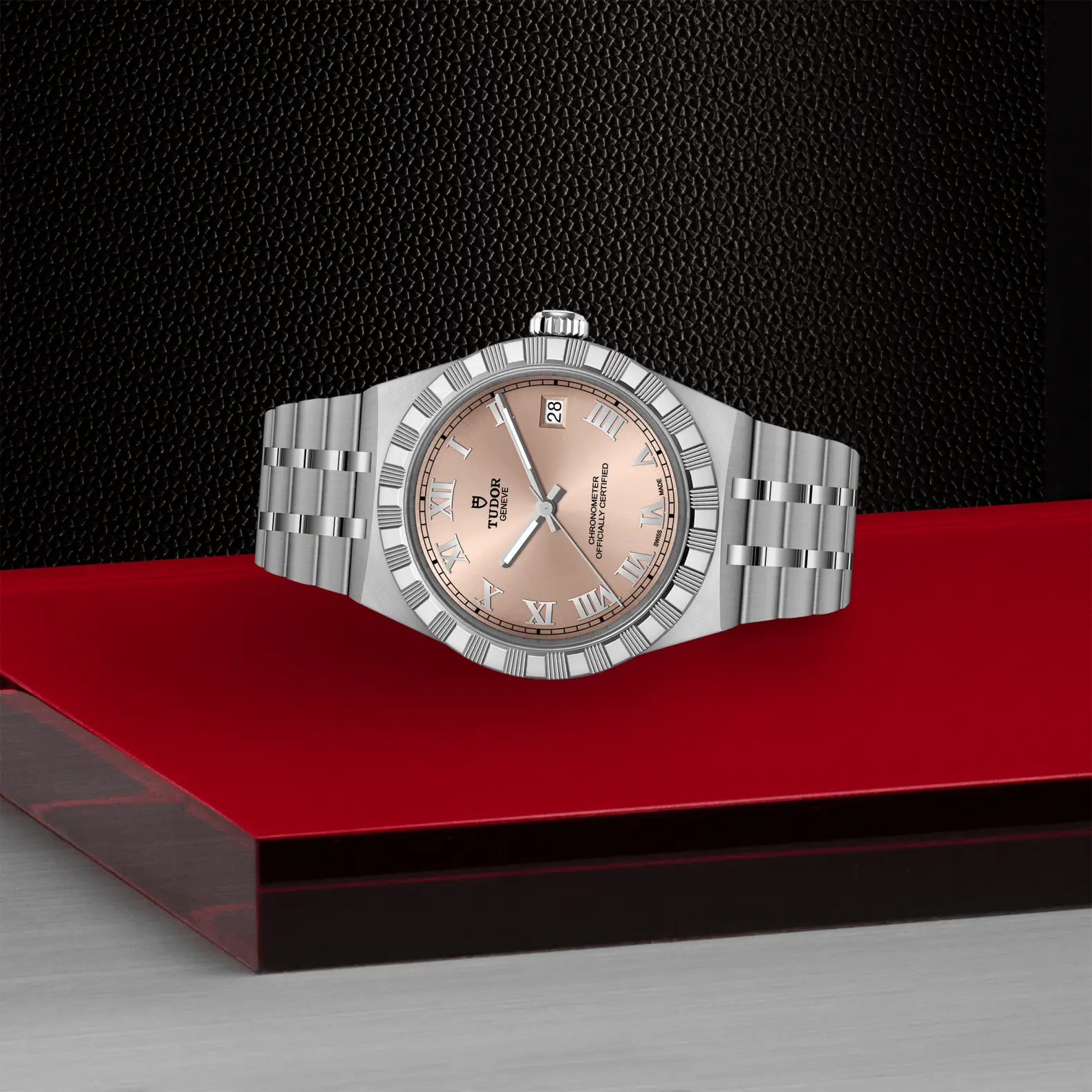 Reloj TUDOR Royal acero 36mm con esfera salmón: vista de lado