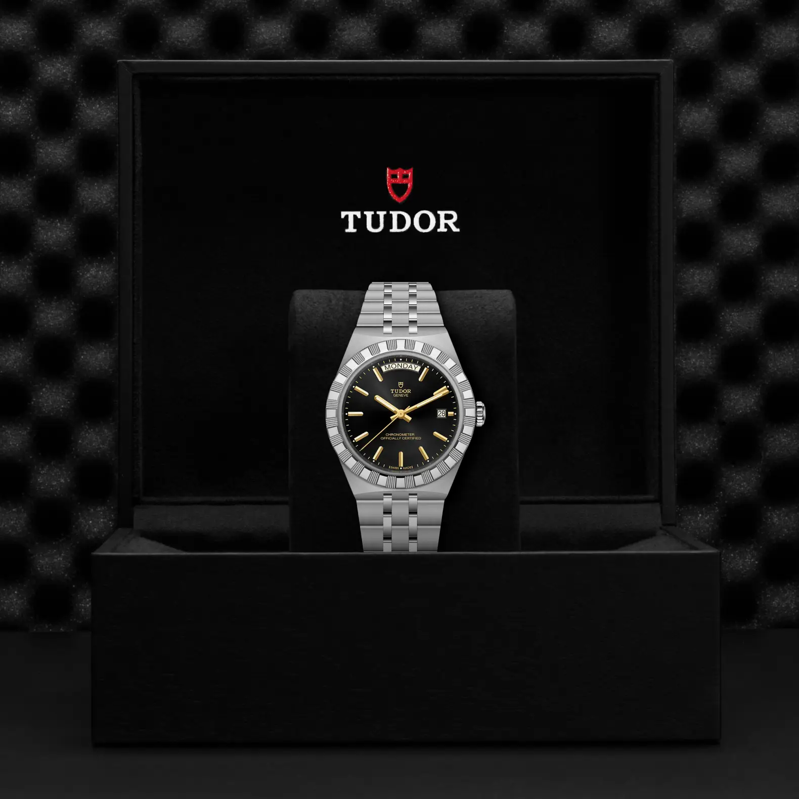 Reloj TUDOR Royal 40 mm con esfera negra: presentación en su caja oficial
