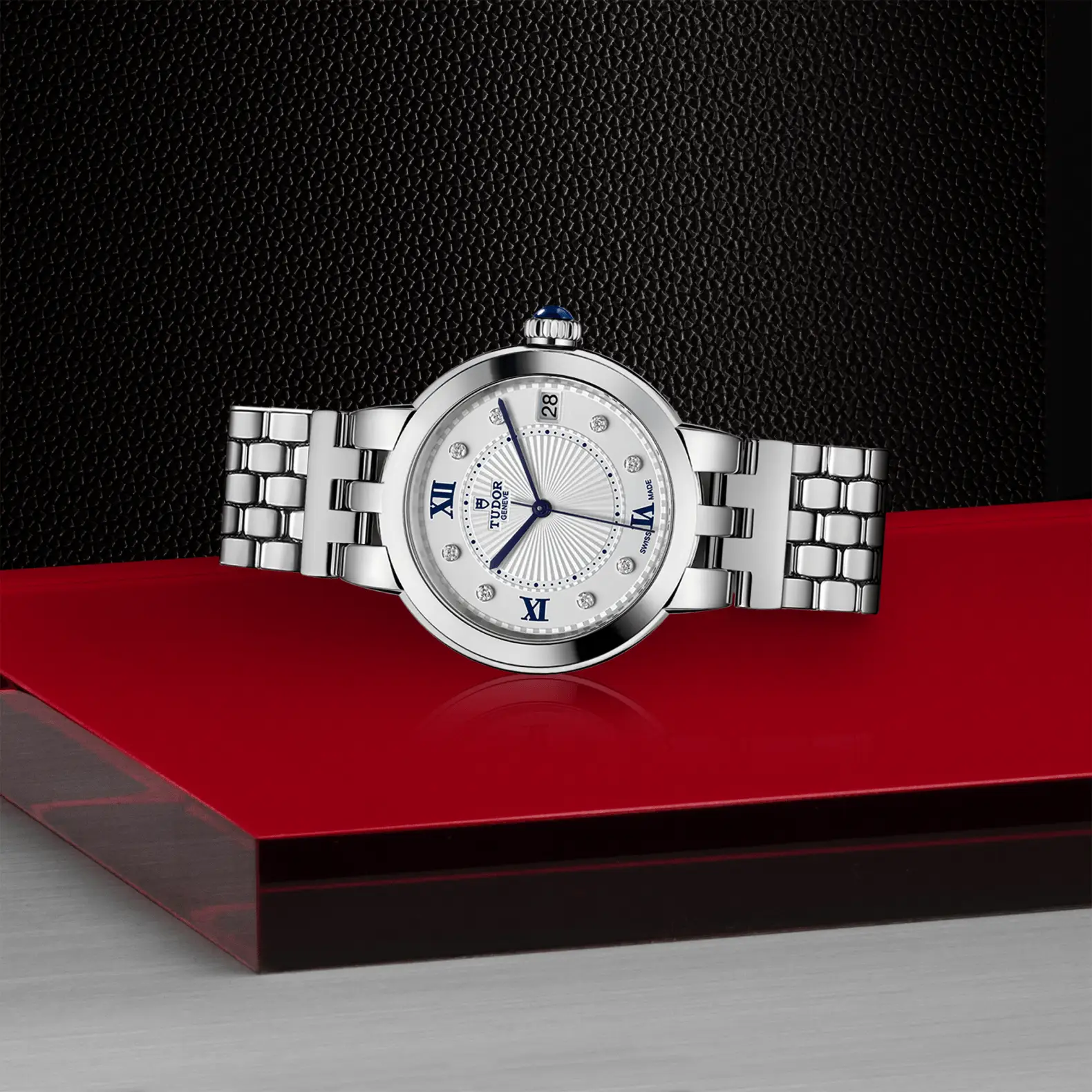 Reloj TUDOR Clair de Rose en acero 34 mm con esfera opalina con 8 diamantes: vista de lado