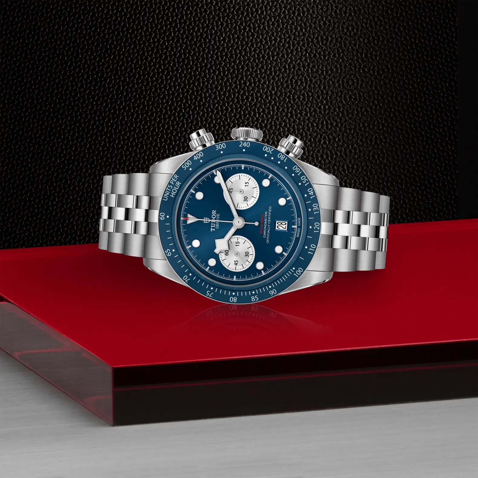 Reloj TUDOR Black Bay Chrono con esfera azul: vista de lado