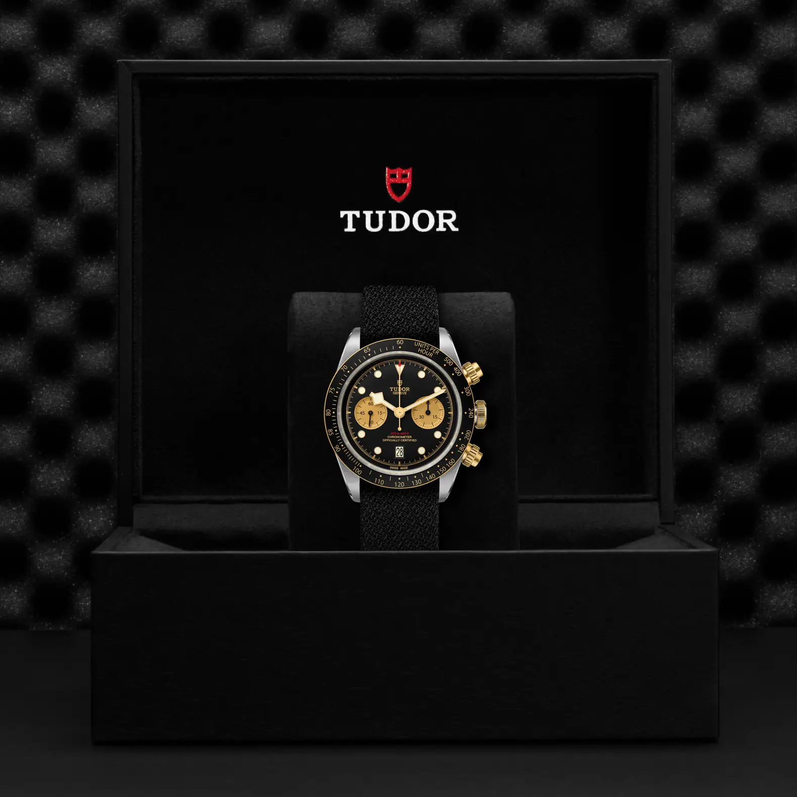 Reloj TUDOR Black Bay Chrono S&G con bisel de oro amarillo: presentación en su caja oficial