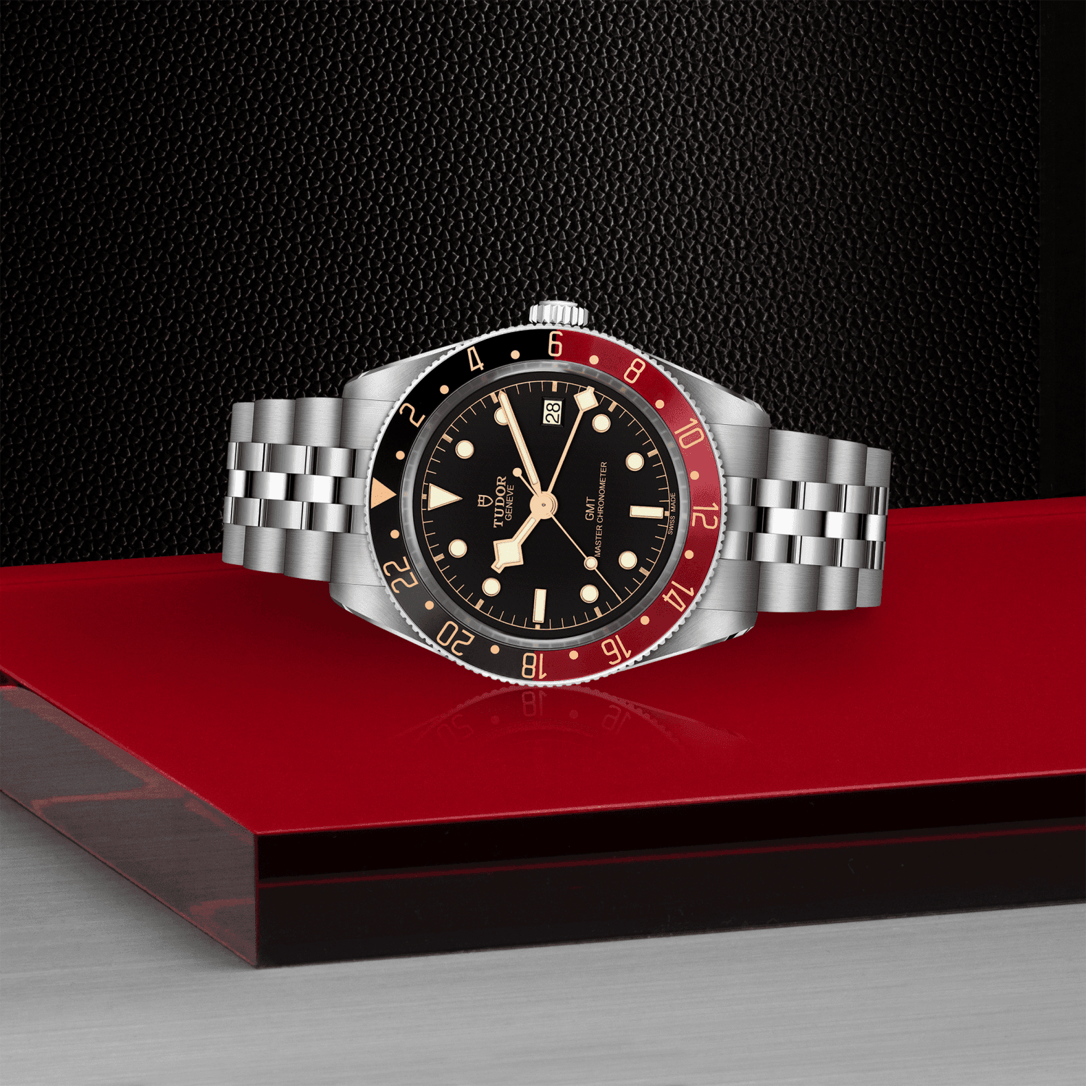 Reloj TUDOR Black Bay 58 GMT: vista de lado