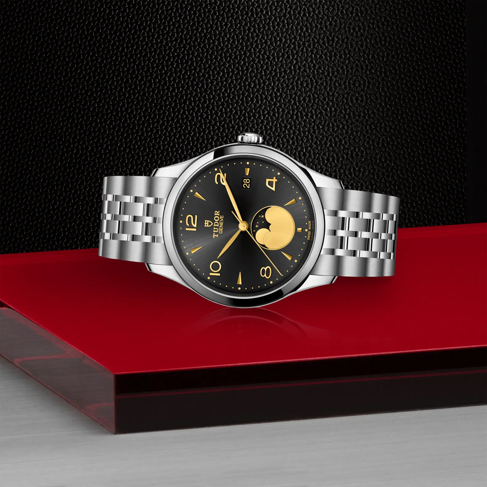 Reloj TUDOR 1926 Luna con esfera negra: vista de lado